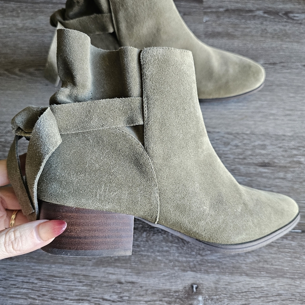 Aerosoles Crosswalk suede leather boots booties ankle